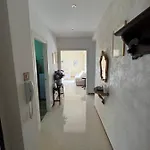 特里雅斯特帕诺拉米克公寓 公寓 *